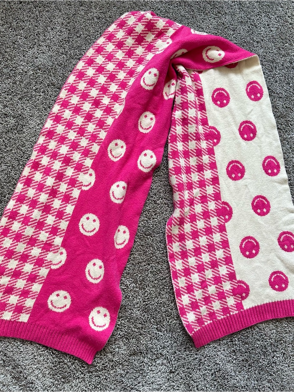 Dolls Kill Hot Pink & Cream Smiley Houndstooth Knit Scarf